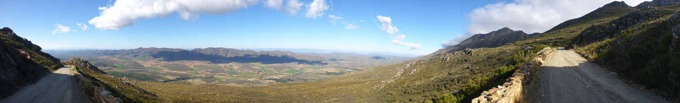 Grit-road-down-from-Swartberg-Pass